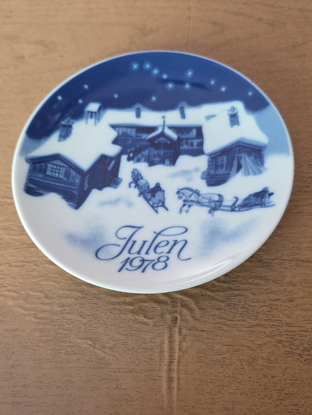 Blue & White 'Julen 1978' Decorative Plate
